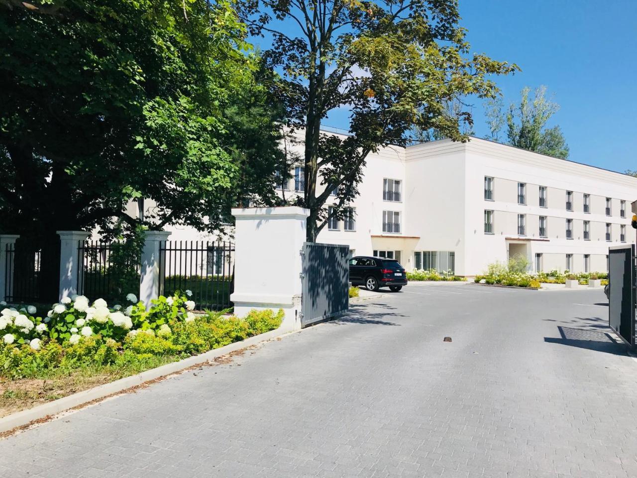 Green Garden Hotel Raszyn Exterior photo